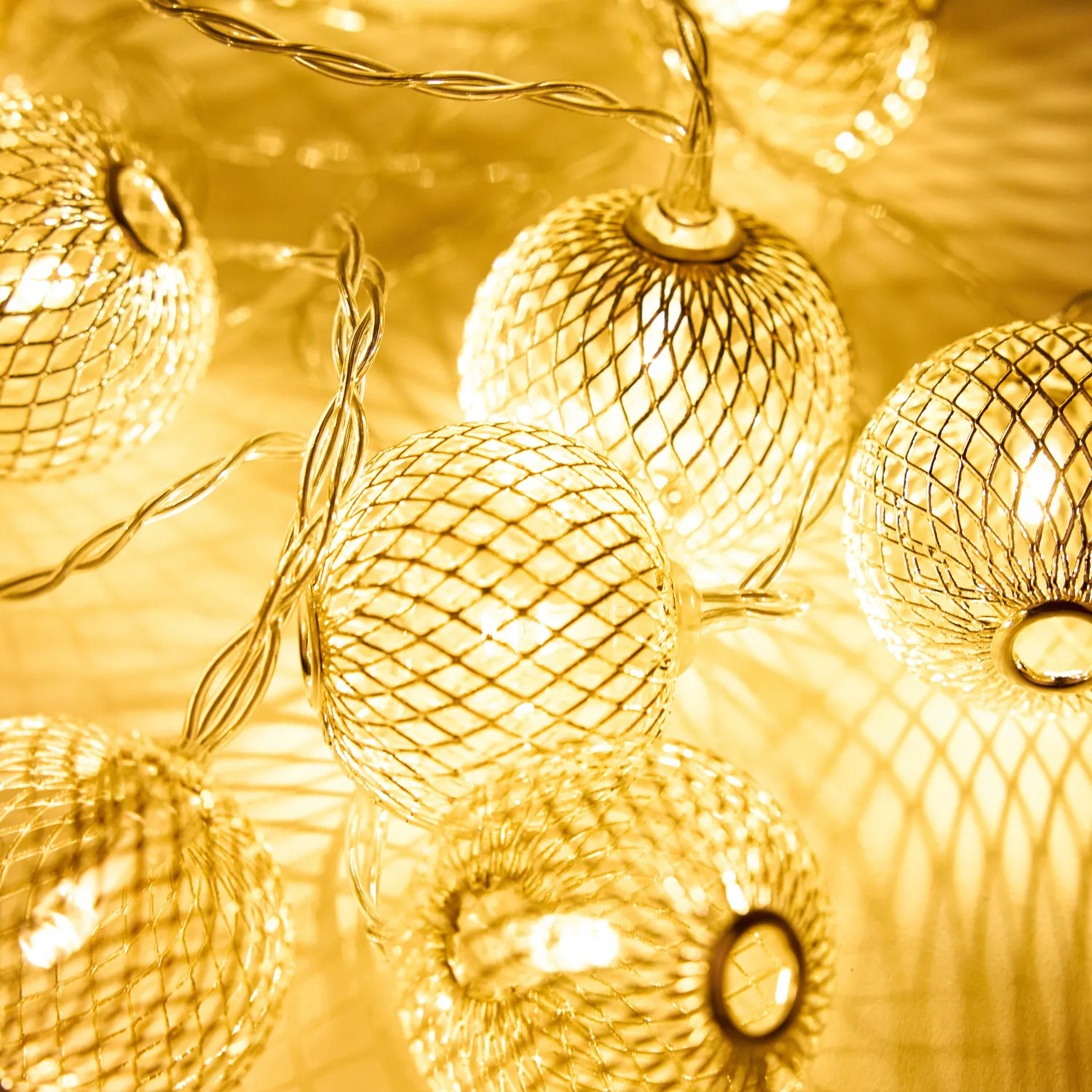 Casa Viva Guirnalda de luces con 10 bolas LED plateadas Hot