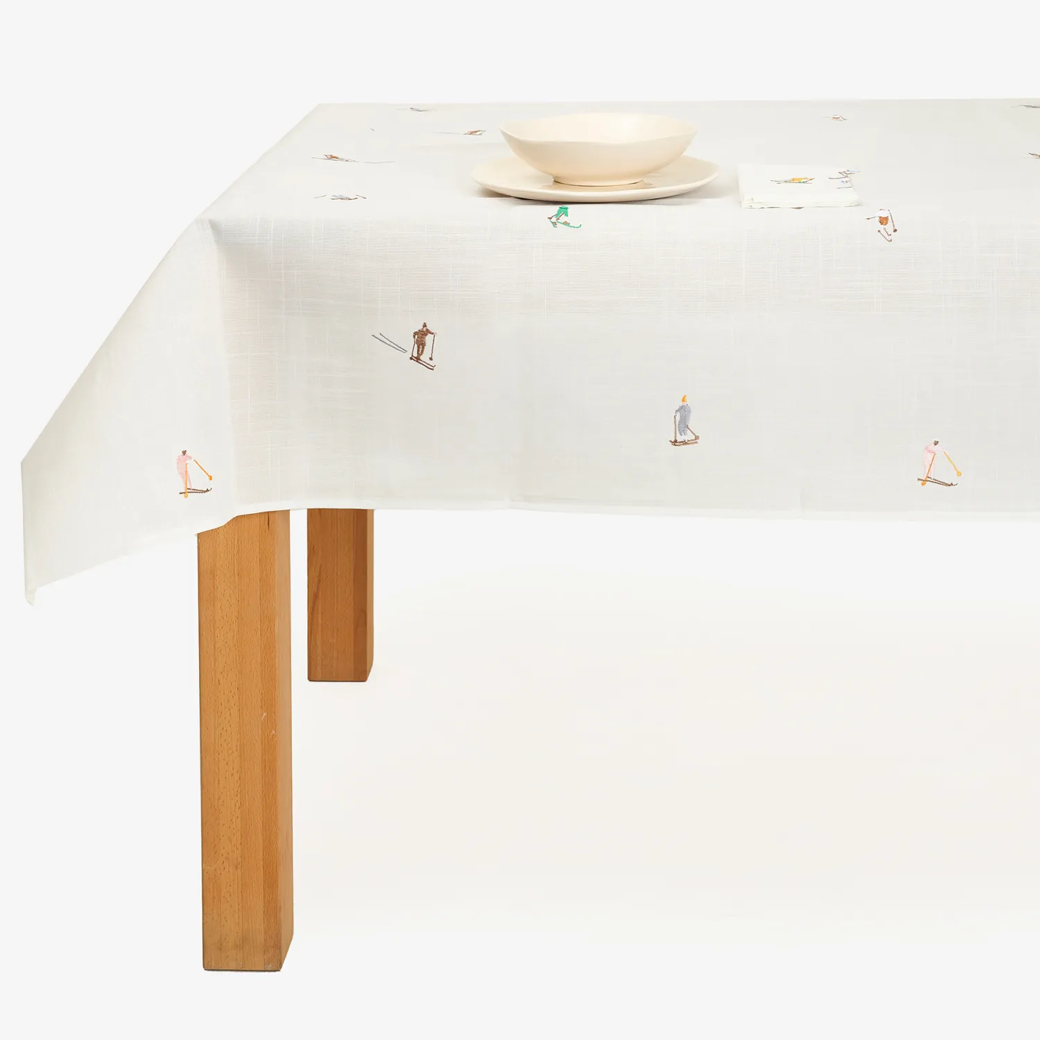 Casa Viva Mantel blanca bordado Esquiadores 150x250cm