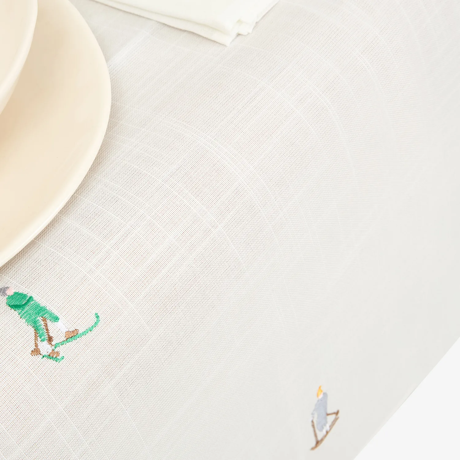 Casa Viva Mantel blanca bordado Esquiadores 150x250cm