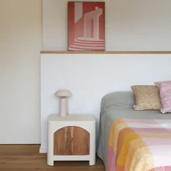 Casa Viva Mesita de noche de madera de acacia y microcemento Kurli 50x40x45cm Clau&Chloe New