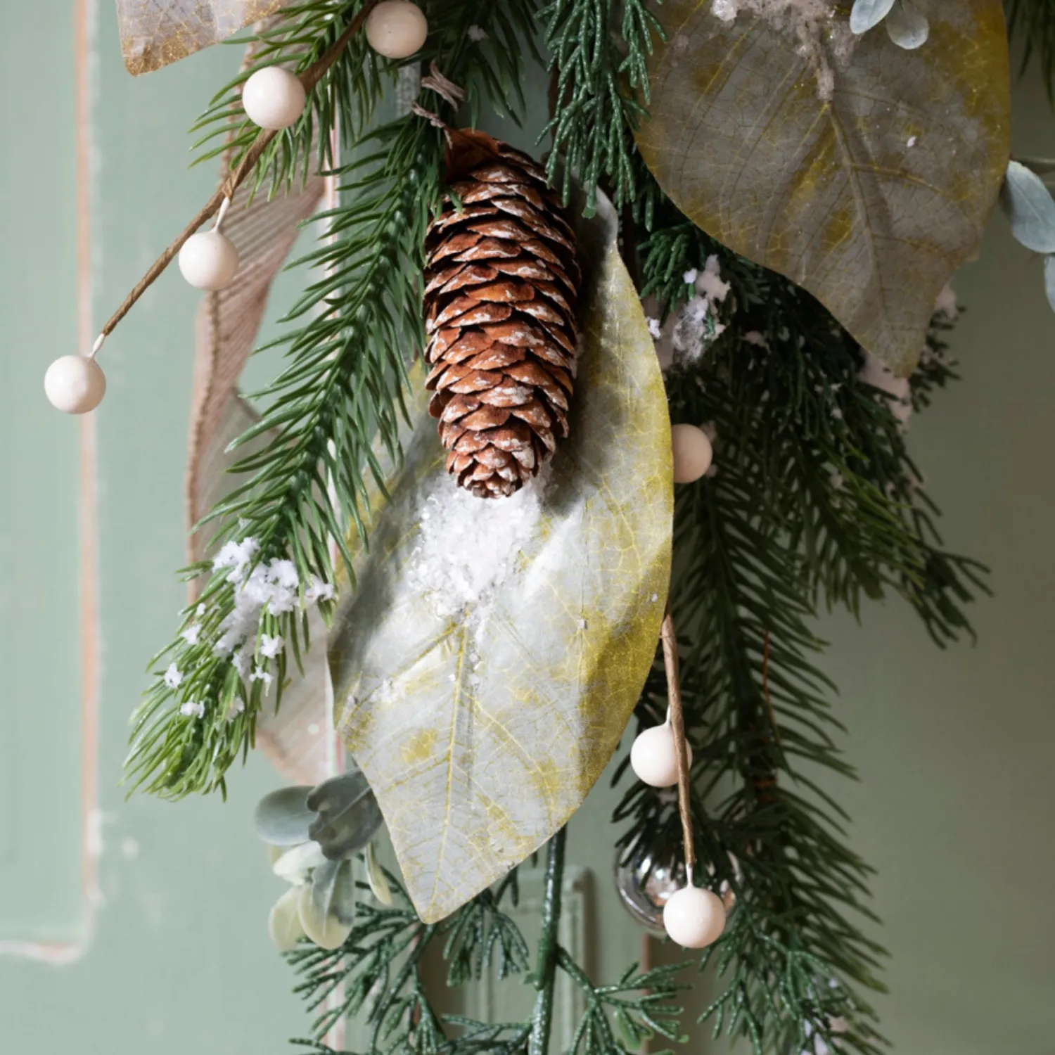 Casa Viva Rama de pino con bolas plateadas 72cm Online