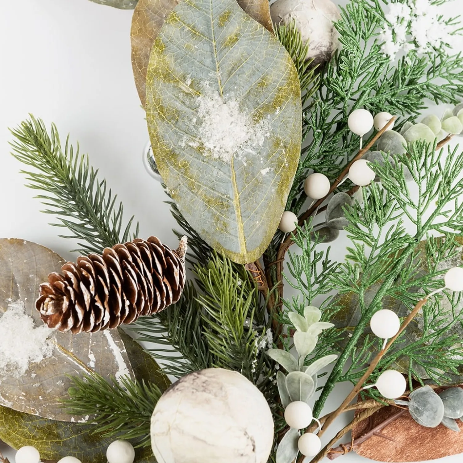 Casa Viva Rama de pino con bolas plateadas 72cm Online