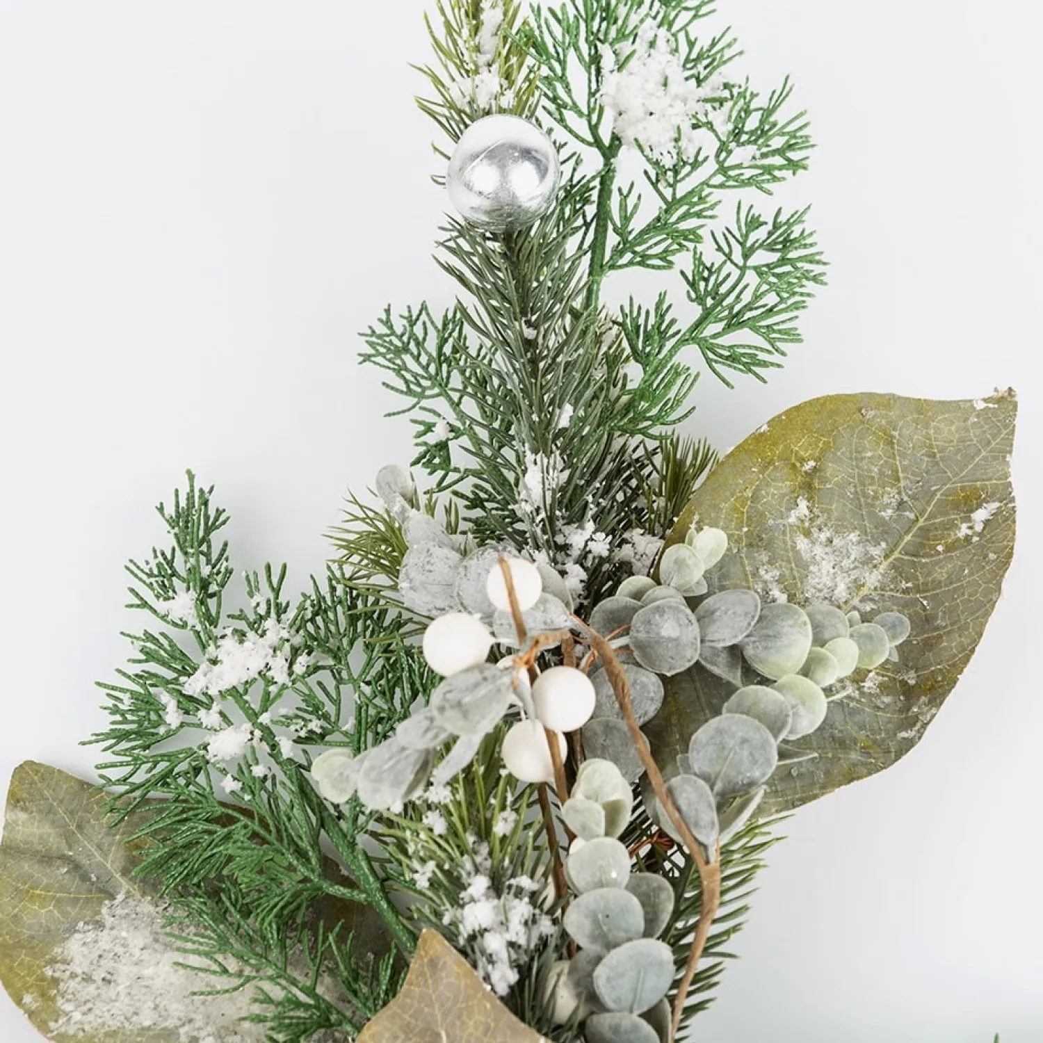 Casa Viva Rama de pino con bolas plateadas 72cm Online