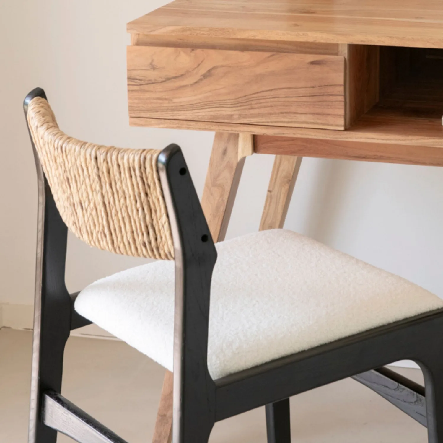 Casa Viva Silla de comedor de madera de olmo negra Jana 48x44x79cm Clau&Chloe Hot